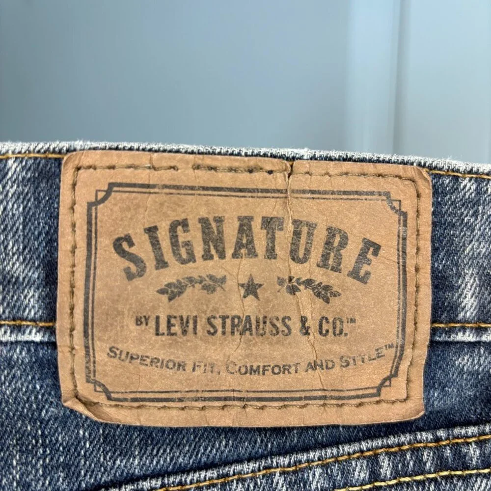 LEVI'S Signature Athletic Cut Mens 32x32 Denim 5 Pocket Stretch Cotton Spandex